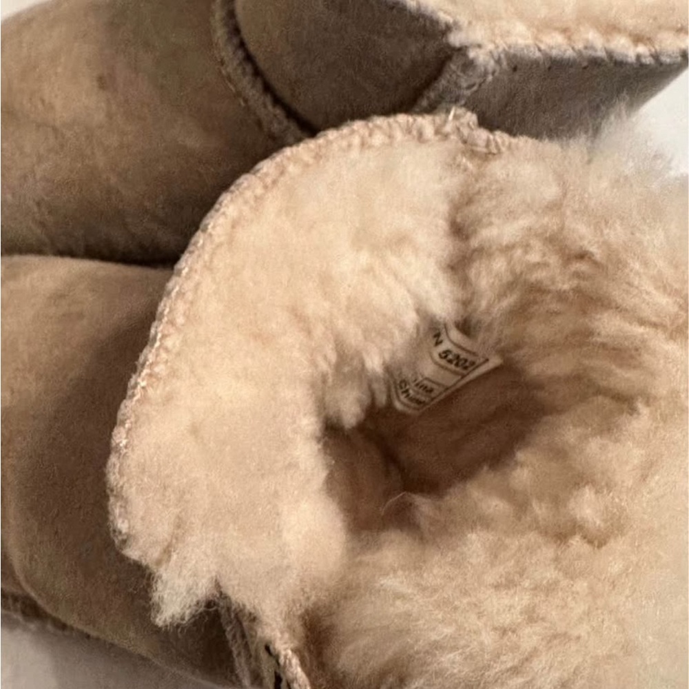 UGG Infant Boots 6–12 Months Medium (Play Condition) - Picture 5 of 5